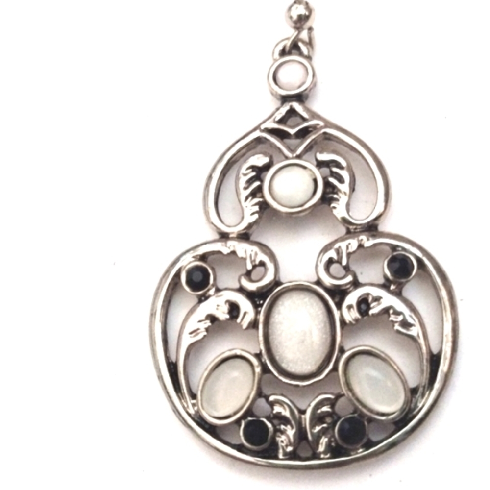 ROSEBUD COLLECTION SILVER CREAM CABOCHON STONE & CRYSTAL HOOK 2" EARRINGS-NWT - Picture 7 of 9